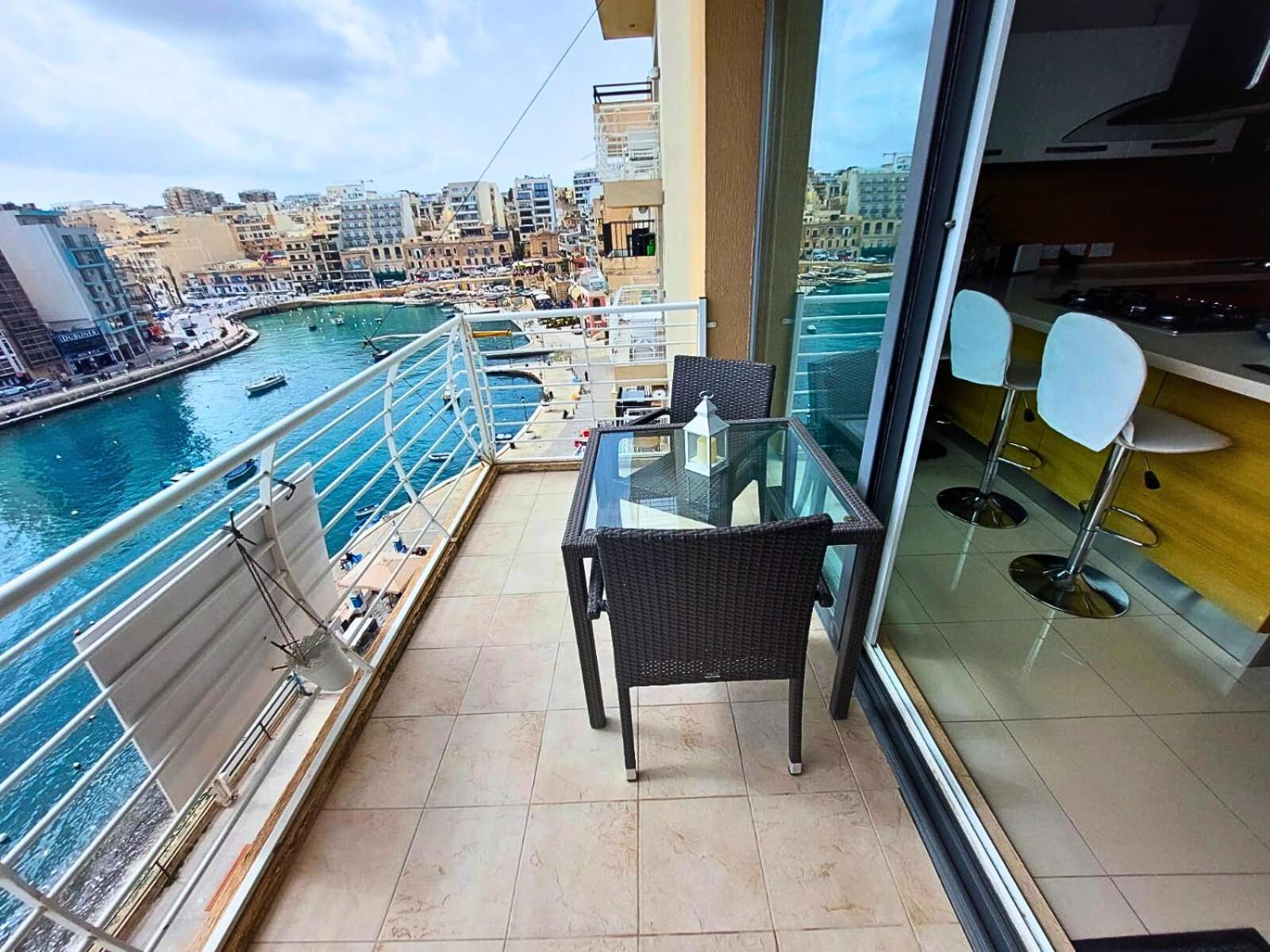 2 Bedroom Seafront Duplex Penthouse In The Heart Of Spinola Bay St. Julian's Exterior foto